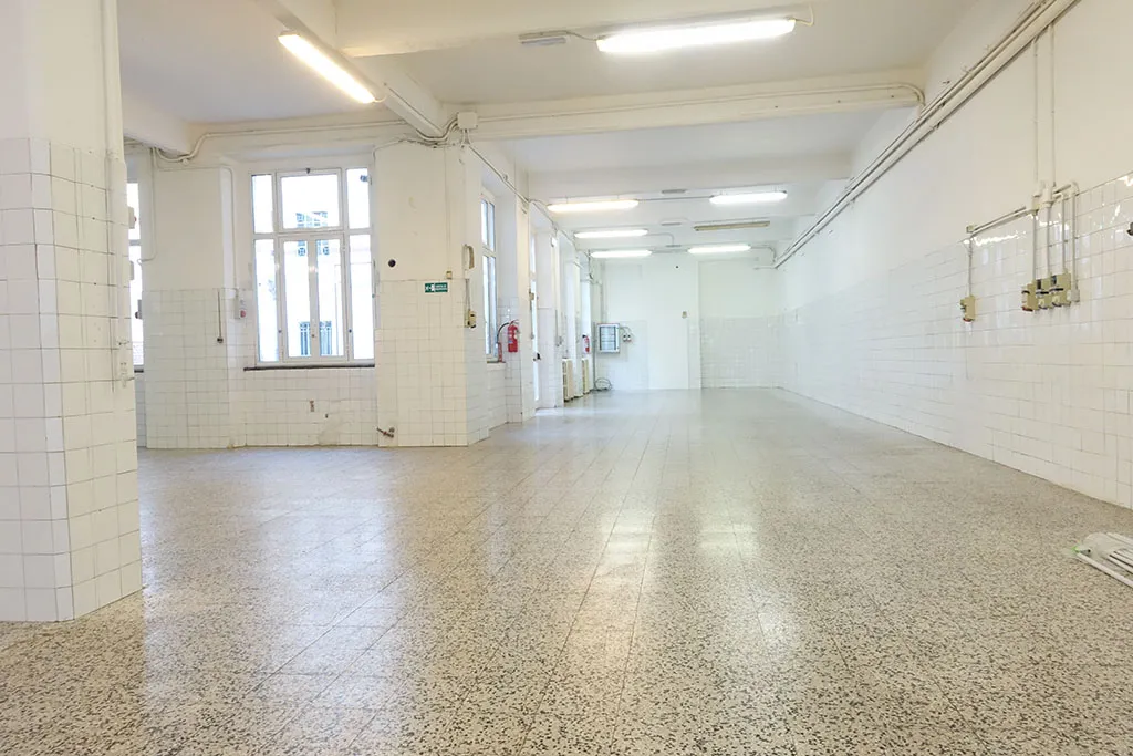 Vista laterale dell'open space
